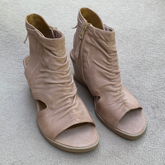 Miz Mooz Becca Soft Leather Slouch Wedge Peep Toe Booties Sz39 - Picture 4 of 16